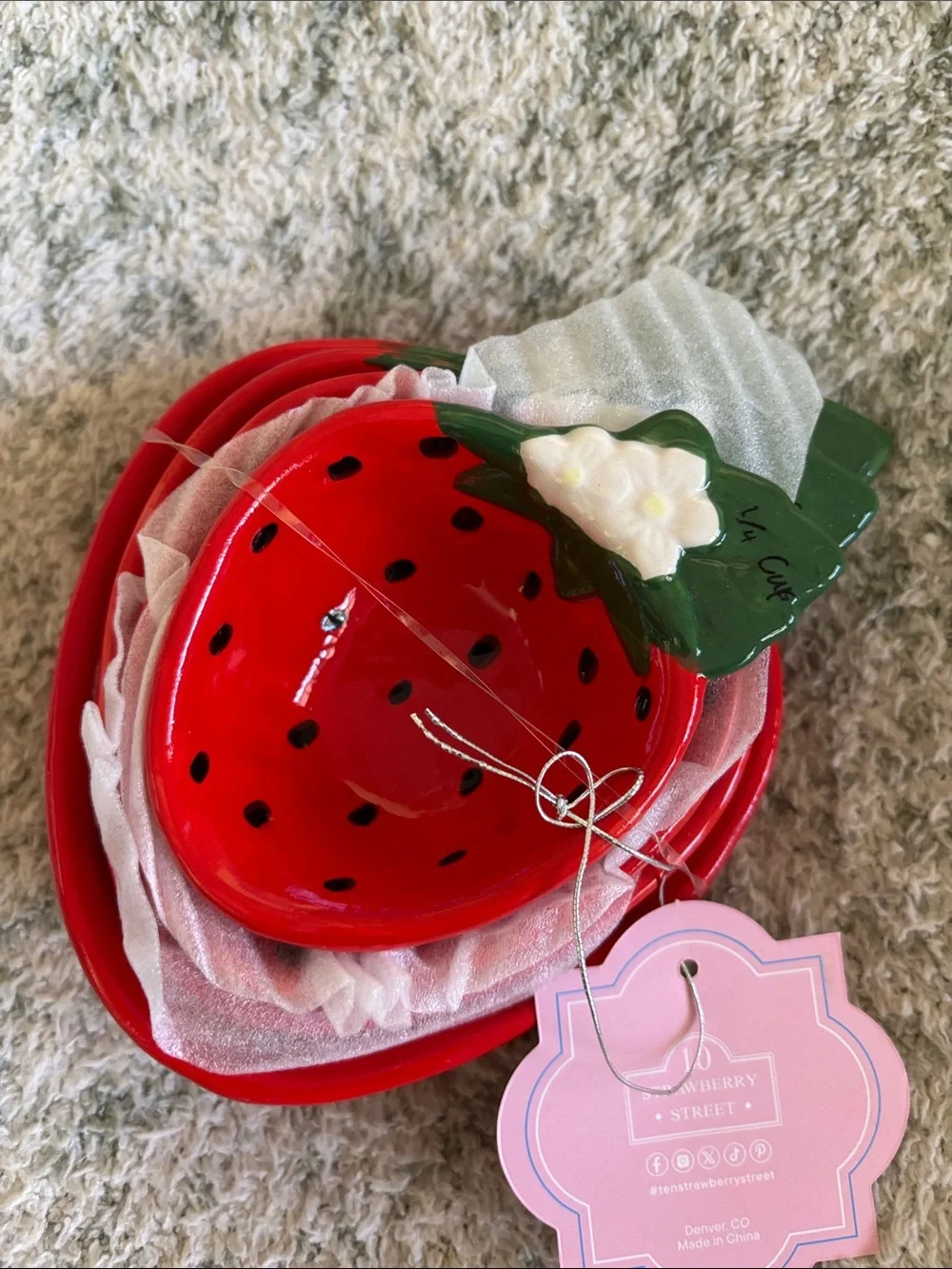 Strawberry Ceramic Measuring Cup Set of 4 Baking NWT 10 Strawberry Street